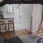 GuestReady - Cosy Ap près du Square Saint-Lambert